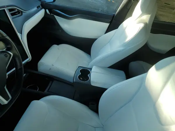 5YJXCBE41JF090713 2018 TESLA MODEL X - Image 8