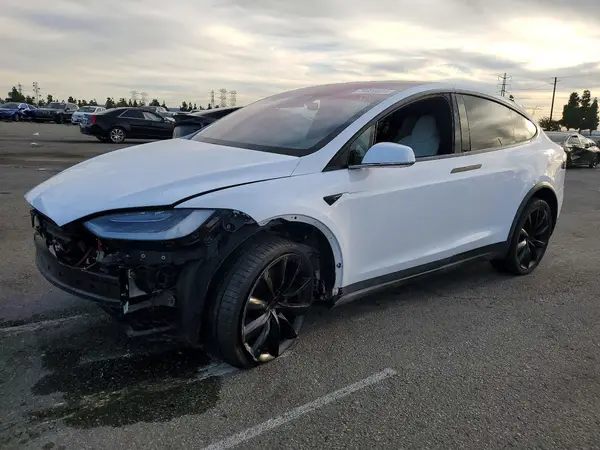 5YJXCBE41JF120860 2018 TESLA MODEL X - Image 1