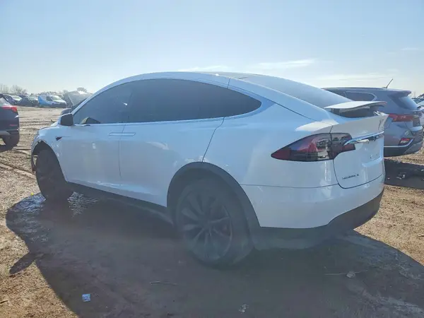 5YJXCBE41JF133415 2018 TESLA MODEL X - Image 2