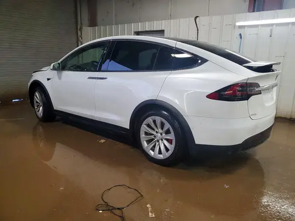 5YJXCBE41KF186763 2019 TESLA MODEL X - Image 2