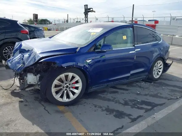 5YJXCBE42GF000168 2016 TESLA MODEL X - Image 2