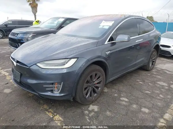 5YJXCBE42GF000185 2016 TESLA MODEL X - Image 2