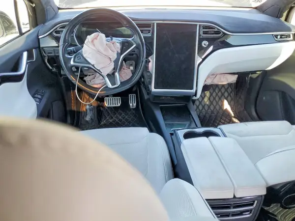 5YJXCBE42GF011896 2016 TESLA MODEL X - Image 8