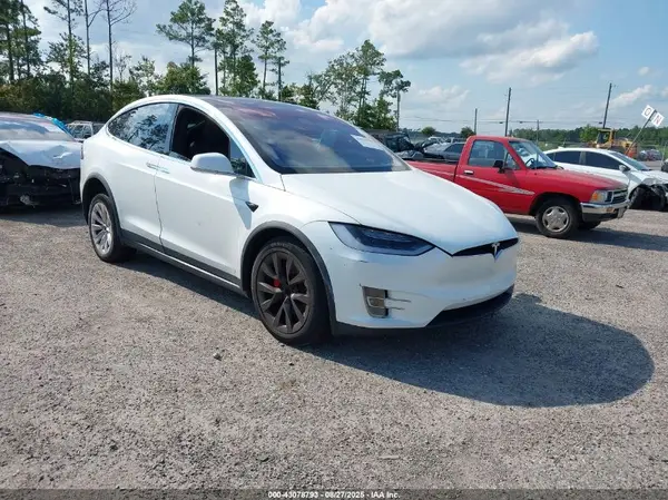 5YJXCBE42HF039943 2017 TESLA MODEL X - Image 1