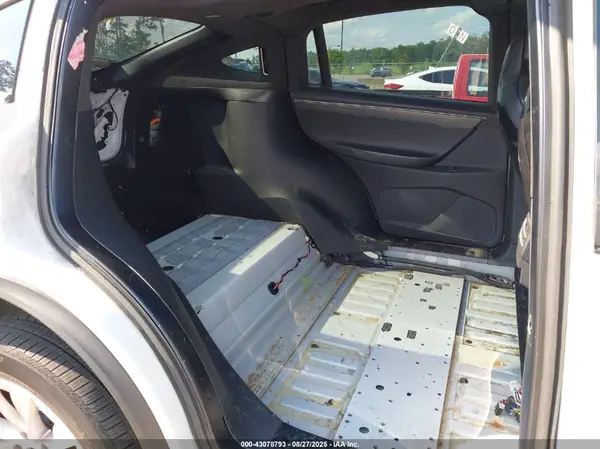 5YJXCBE42HF039943 2017 TESLA MODEL X - Image 8