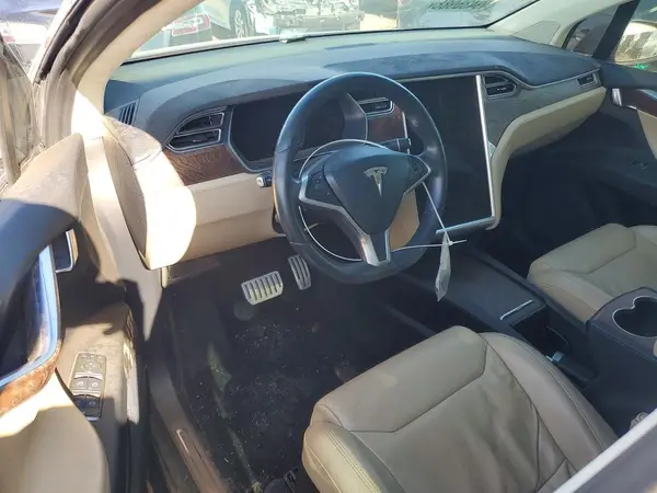 5YJXCBE42HF051834 2017 TESLA MODEL X - Image 8