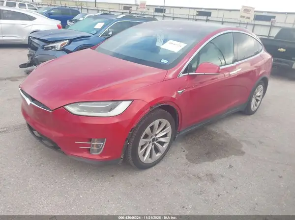 5YJXCBE42JF089716 2018 TESLA MODEL X - Image 2