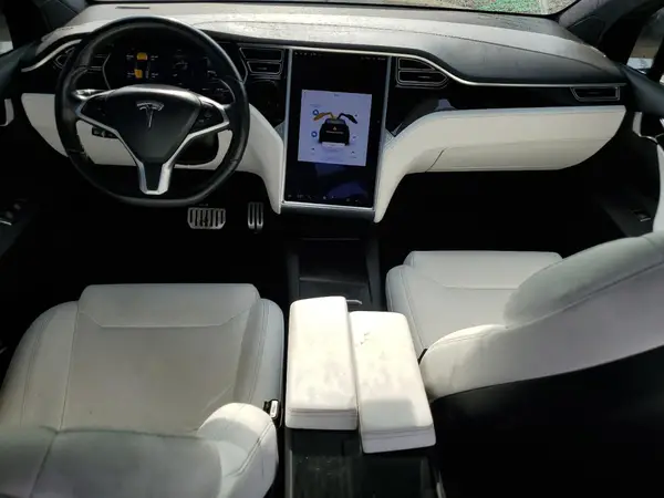 5YJXCBE42JF091904 2018 TESLA MODEL X - Image 8