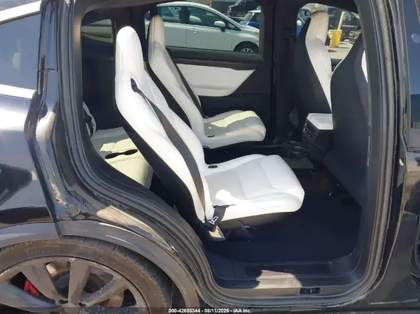 5YJXCBE42KF155425 2019 TESLA MODEL X - Image 8