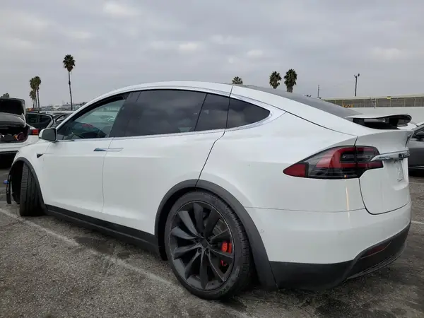 5YJXCBE42KF193396 2019 TESLA MODEL X - Image 2