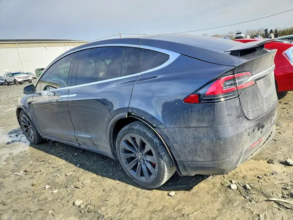 5YJXCBE43HF076001 2017 TESLA MODEL X - Image 2