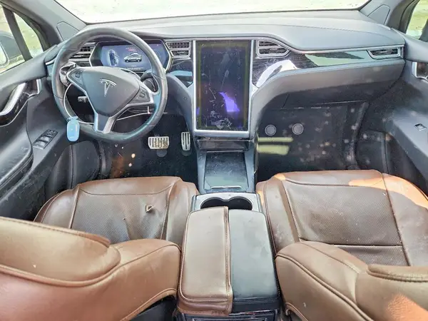 5YJXCBE43HF076001 2017 TESLA MODEL X - Image 8