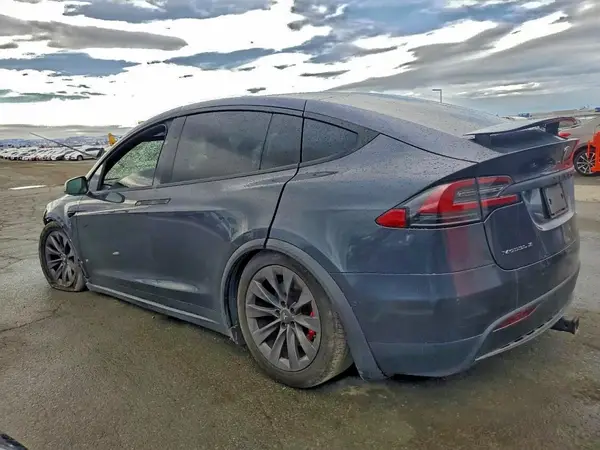 5YJXCBE43JF107267 2018 TESLA MODEL X - Image 2