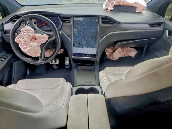 5YJXCBE43JF107267 2018 TESLA MODEL X - Image 8