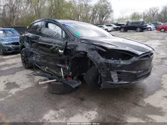 5YJXCBE43JF111335 2018 TESLA MODEL X