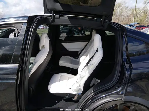 5YJXCBE43JF111335 2018 TESLA MODEL X - Image 8