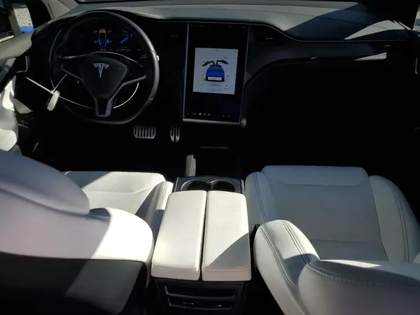 5YJXCBE43JF125929 2018 TESLA MODEL X - Image 8