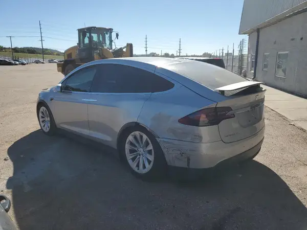 5YJXCBE43JF126966 2018 TESLA MODEL X - Image 2