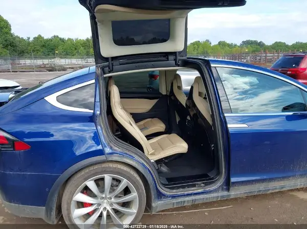 5YJXCBE44GF000933 2016 TESLA MODEL X - Image 8