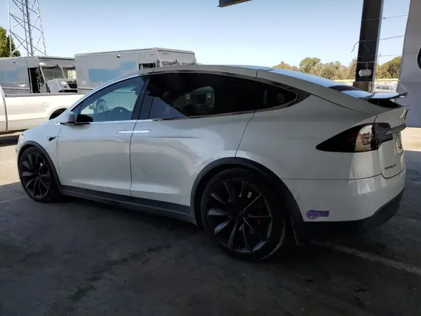 5YJXCBE44JF104796 2018 TESLA MODEL X - Image 2