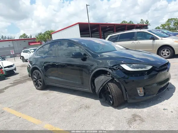 5YJXCBE44JF106662 2018 TESLA MODEL X - Image 1
