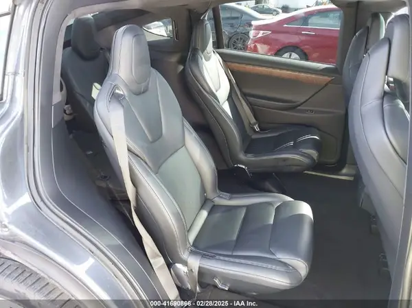 5YJXCBE44KF180391 2019 TESLA MODEL X - Image 8