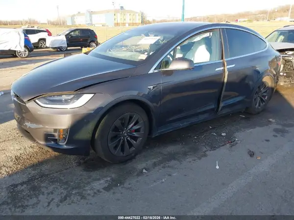 5YJXCBE45JF089774 2018 TESLA MODEL X - Image 2