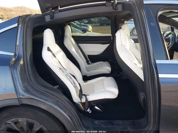 5YJXCBE45JF089774 2018 TESLA MODEL X - Image 8