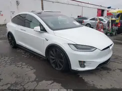 5YJXCBE45JF104807 2018 TESLA MODEL X