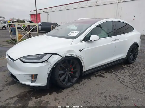 5YJXCBE45JF104807 2018 TESLA MODEL X - Image 2