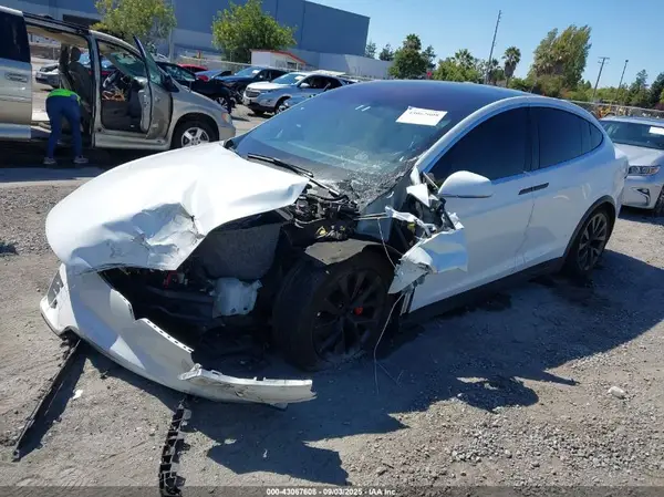 5YJXCBE46GF018172 2016 TESLA MODEL X - Image 2