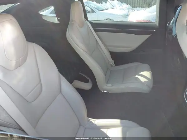 5YJXCBE46GF021525 2016 TESLA MODEL X - Image 8
