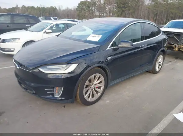 5YJXCBE46GFS00518 2016 TESLA MODEL X - Image 2