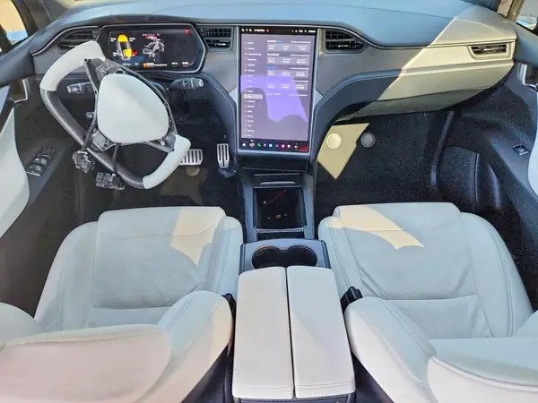 5YJXCBE46JF140893 2018 TESLA MODEL X - Image 8