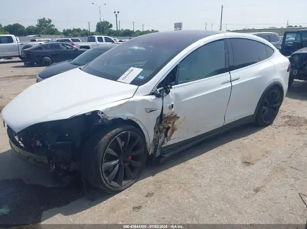 5YJXCBE46KF187777 2019 TESLA MODEL X - Image 2