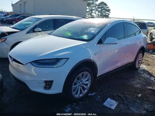 5YJXCBE47GF020576 2016 TESLA MODEL X - Image 2