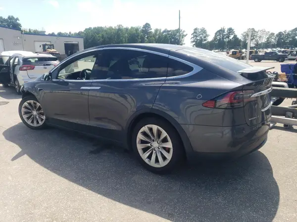 5YJXCBE47HF051831 2017 TESLA MODEL X - Image 2