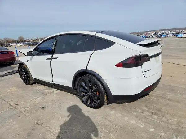 5YJXCBE47HF051876 2017 TESLA MODEL X - Image 2