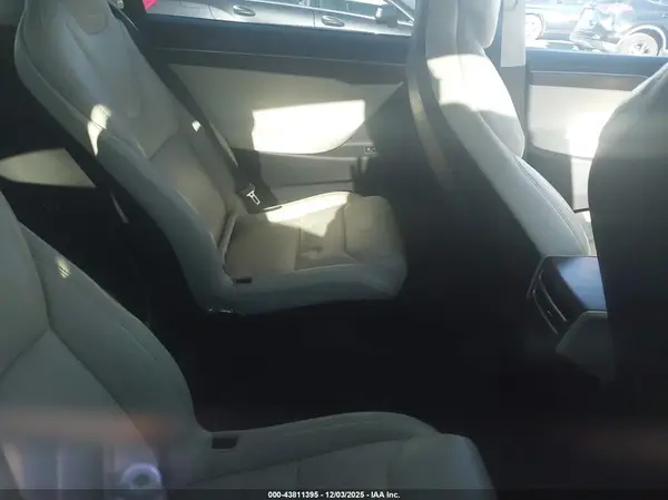 5YJXCBE48HF061283 2017 TESLA MODEL X - Image 8