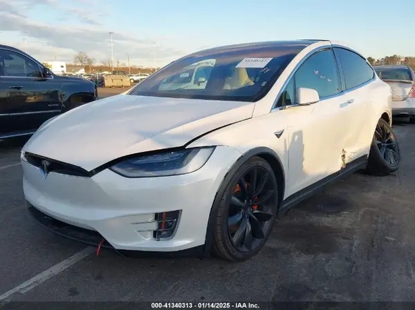 5YJXCBE48KF144882 2019 TESLA MODEL X - Image 2