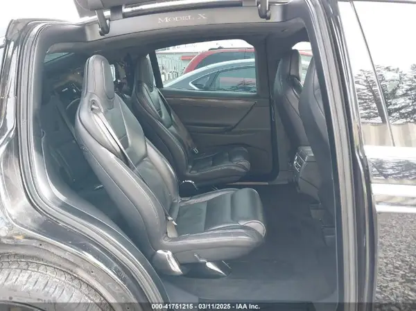 5YJXCBE49HF055301 2017 TESLA MODEL X - Image 8