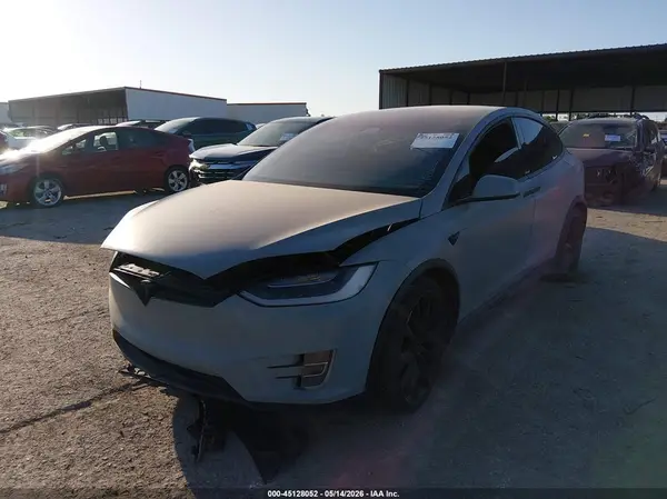 5YJXCBE49HF075984 2017 TESLA MODEL X - Image 2