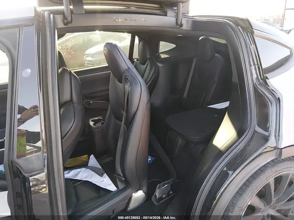 5YJXCBE49HF075984 2017 TESLA MODEL X - Image 8