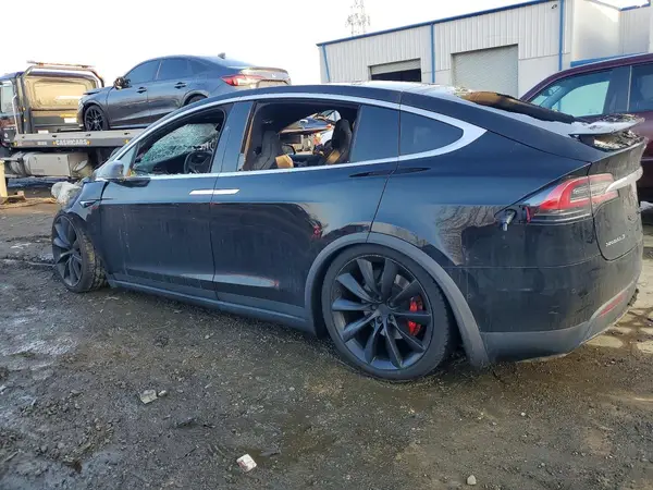 5YJXCBE49JF128088 2018 TESLA MODEL X - Image 2