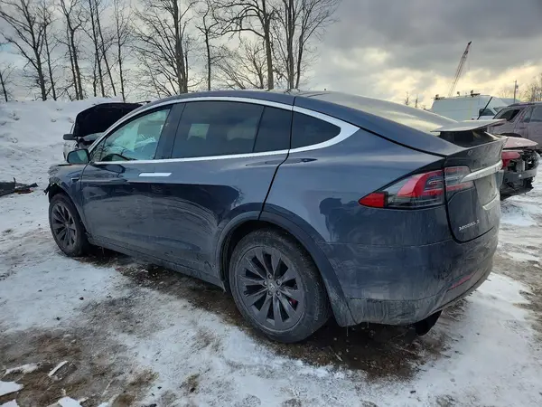 5YJXCBE49JF137079 2018 TESLA MODEL X - Image 2