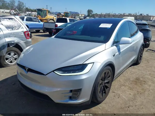 5YJXCBE4XGF007823 2016 TESLA MODEL X - Image 2