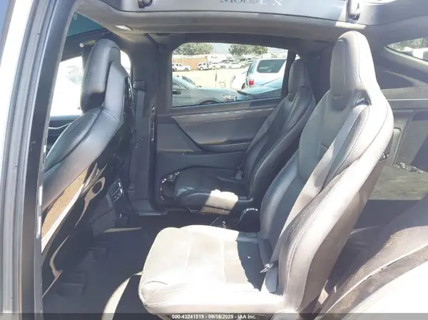 5YJXCBE4XGF007823 2016 TESLA MODEL X - Image 8