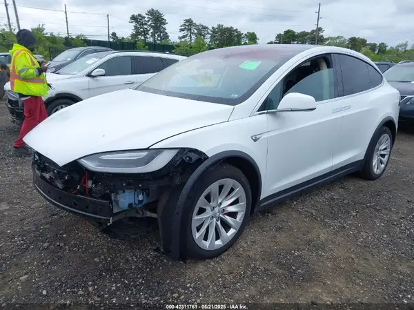 5YJXCBE4XGF013718 2016 TESLA MODEL X - Image 2