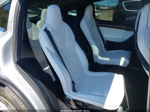 5YJXCBE4XGF030048 2016 TESLA MODEL X - Image 8