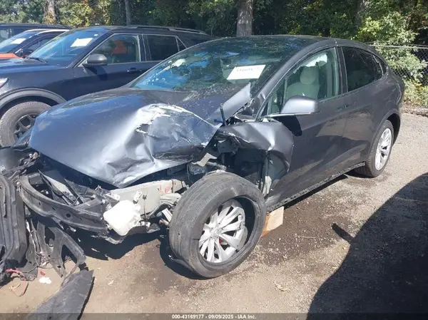 5YJXCBE4XHF034232 2017 TESLA MODEL X - Image 2